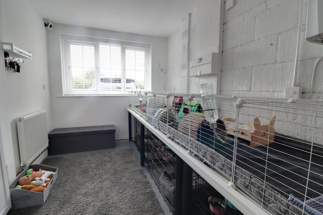 Maul Field Close, Crewe, photo 9
