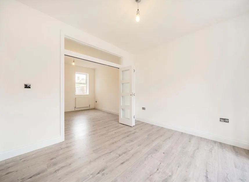 Cromwell Road, Hounslow, TW3, photo 3