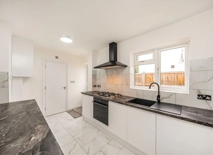 Cromwell Road, Hounslow, TW3, photo 2