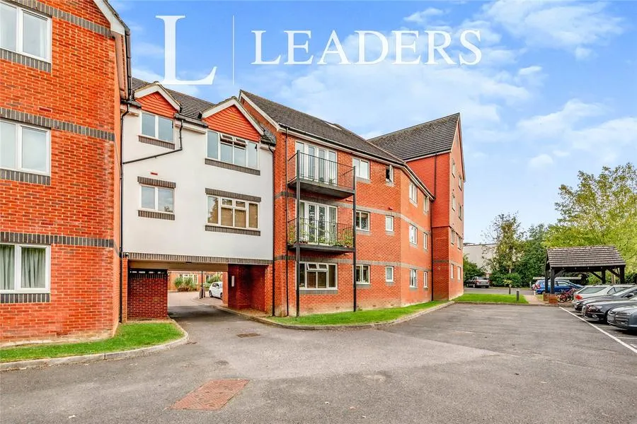 1 bed flat for sale, Tower Close, East Grinstead, RH19