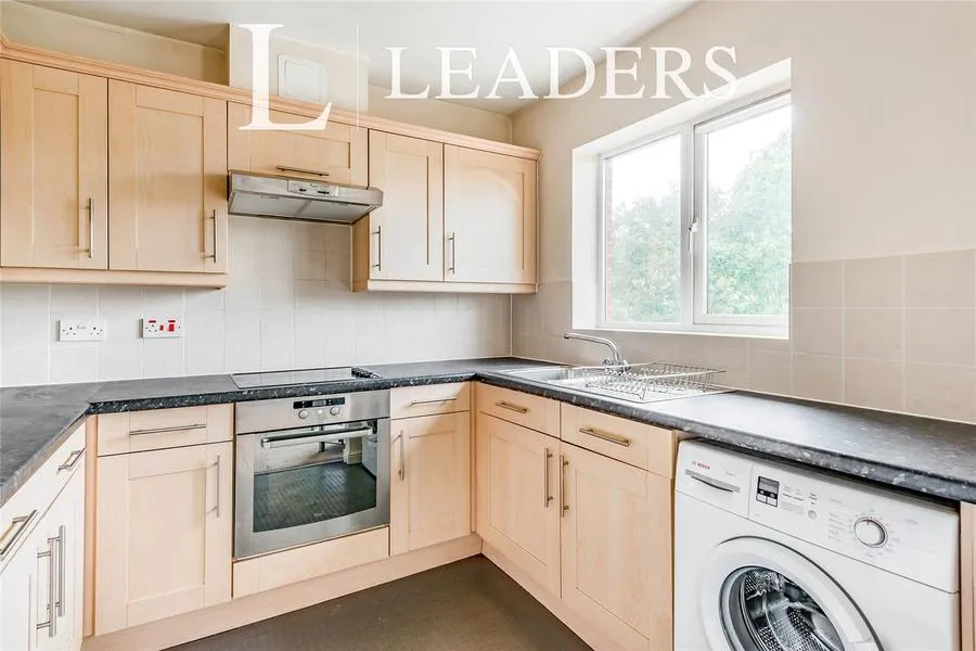 Tower Close, East Grinstead, RH19, photo 4