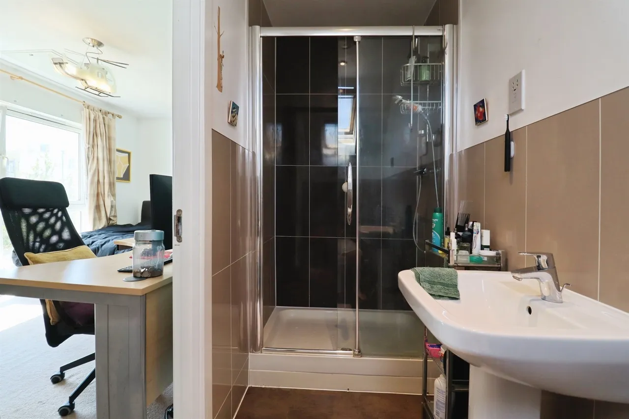 Royal Close, Penarth, CF64, photo 25