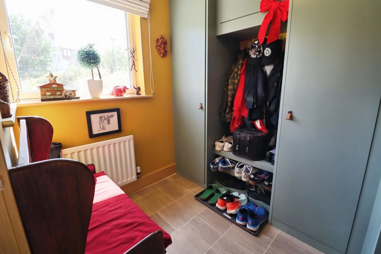 Royal Close, Penarth, CF64, photo 18