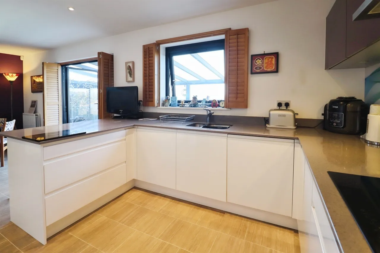 Royal Close, Penarth, CF64, photo 5
