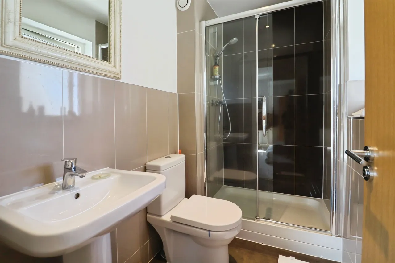 Royal Close, Penarth, CF64, photo 23