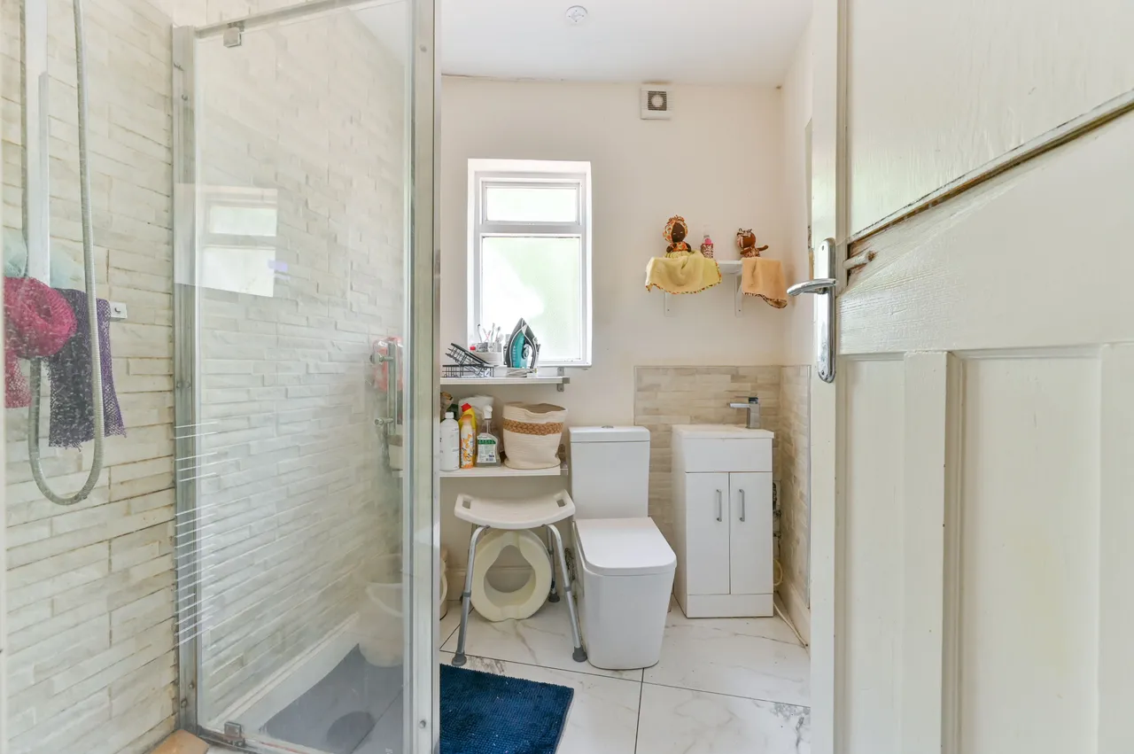 50 Bishops Park Road, London, photo 11
