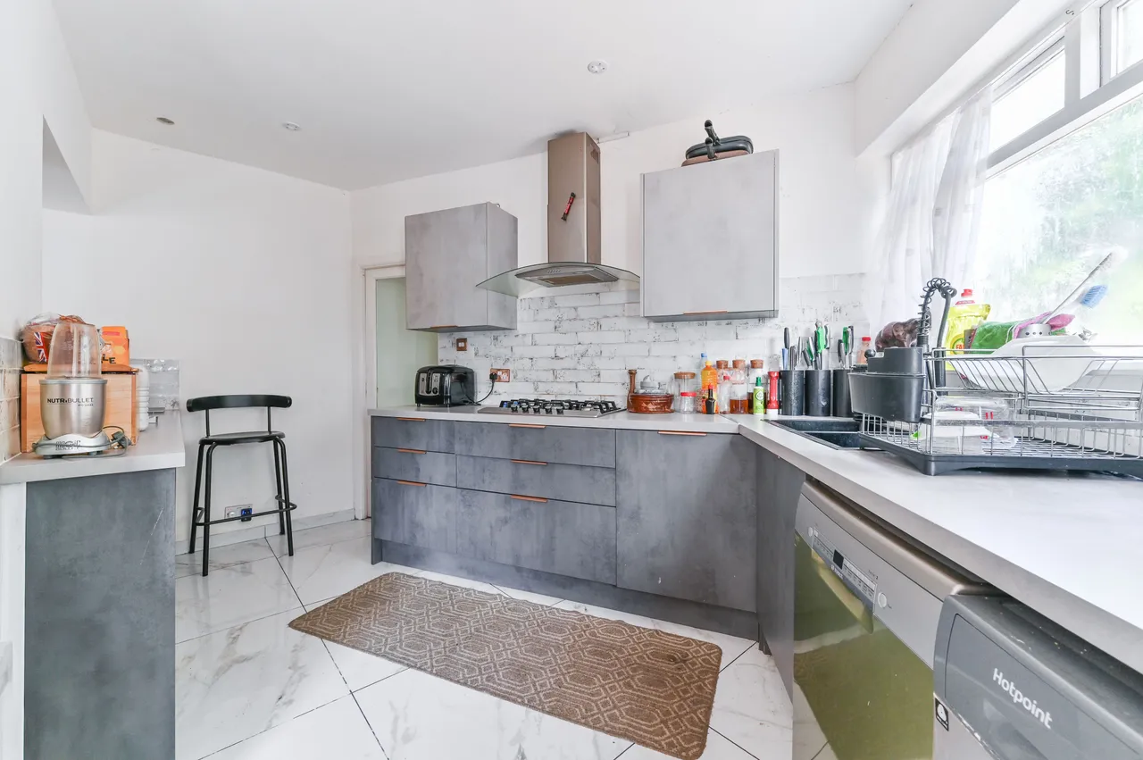 50 Bishops Park Road, London, photo 4