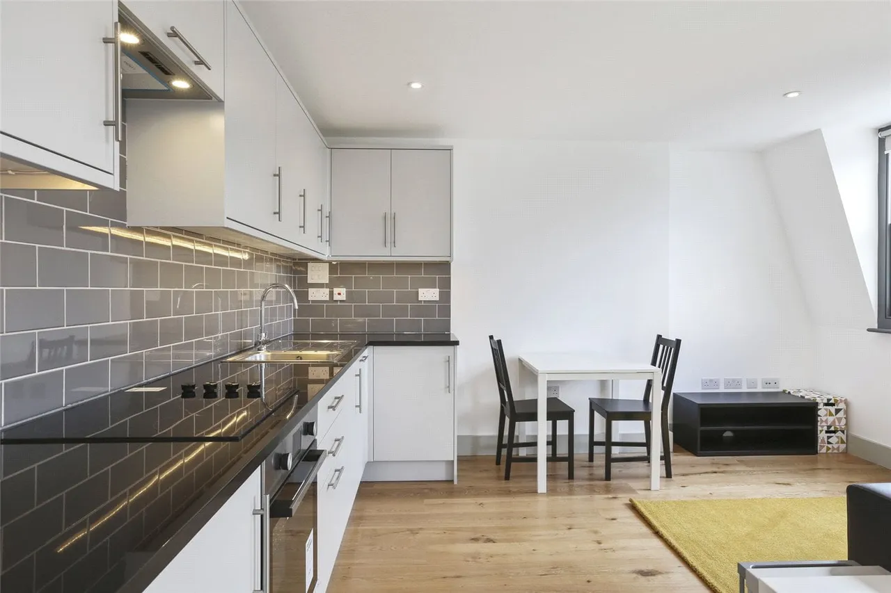 Coverdale Road, London, W12, photo 10