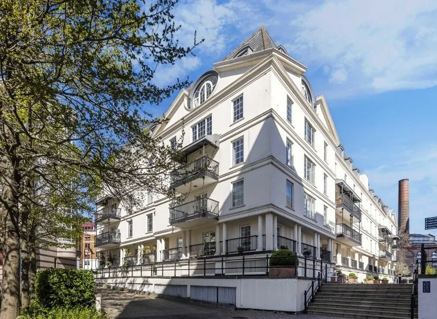 3 bed property for sale, Carlyle Court, Chelsea Harbour, SW10