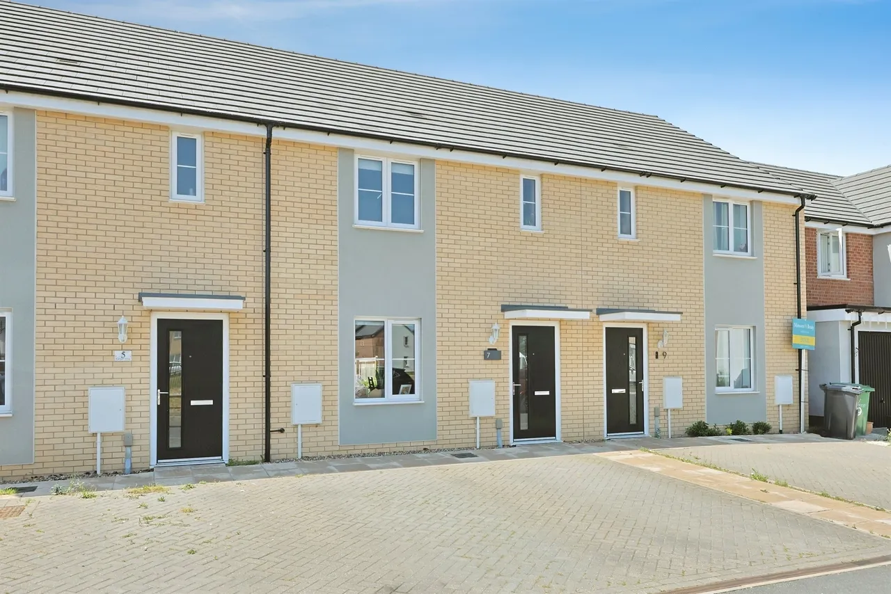 3 bed house for sale — Caddow Close, Dereham
