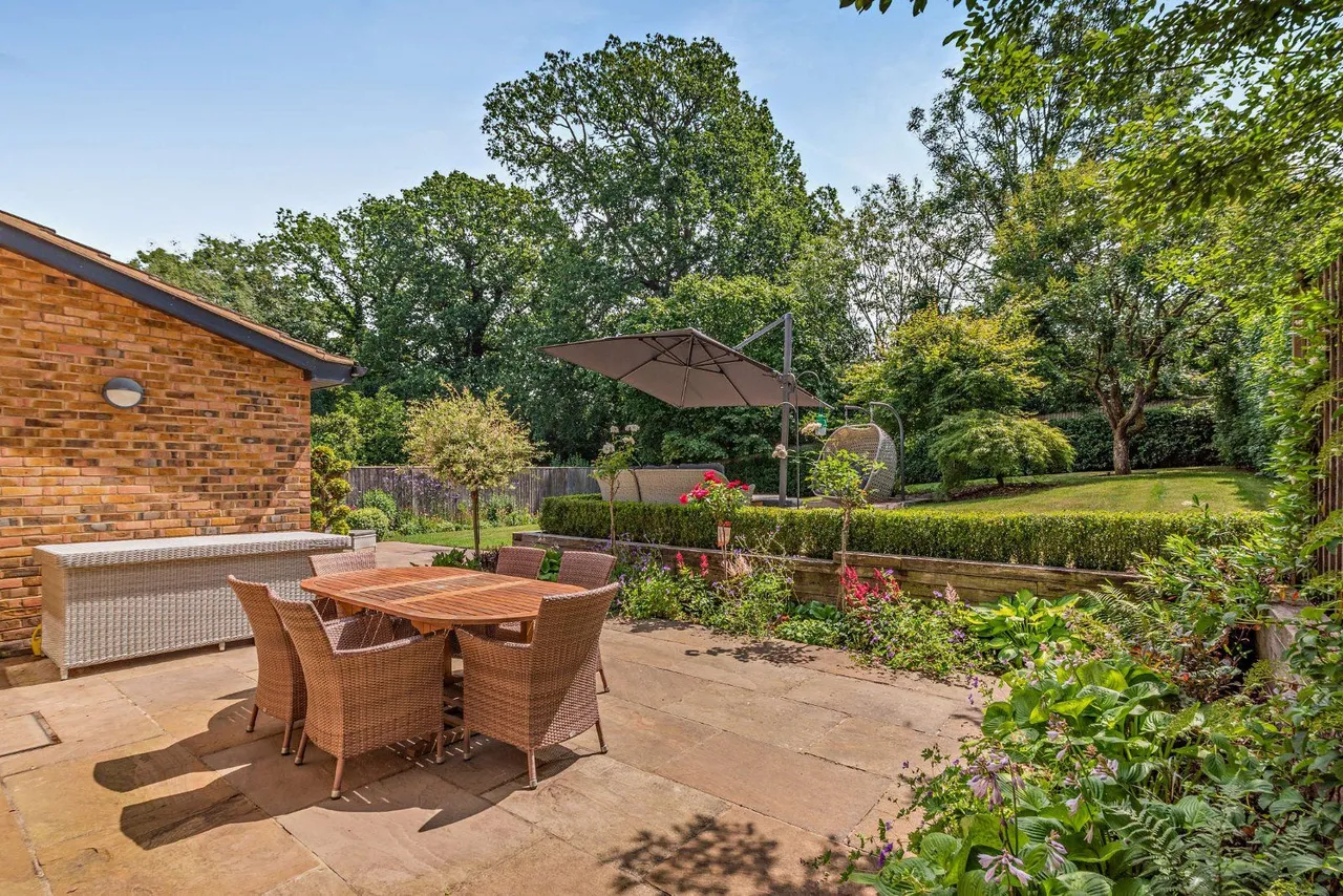 Goddard Drive, Midgham, Reading, Berkshire, RG7 5UW, photo 2