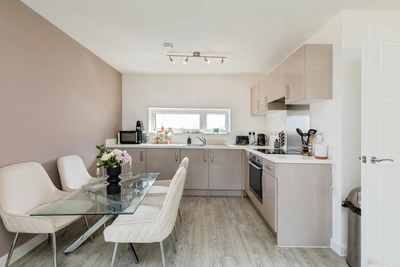 Oxleigh Way, Stoke Gifford, Bristol, photo 6