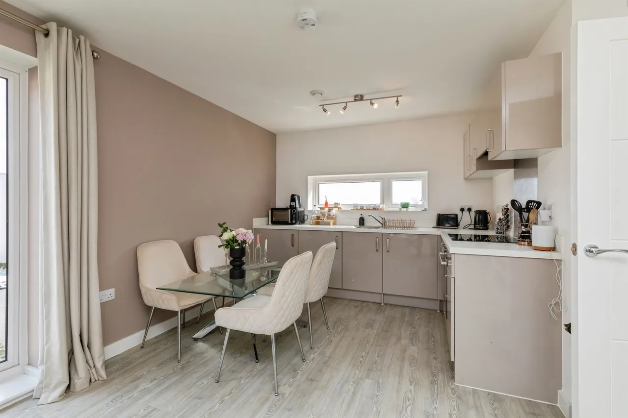 Oxleigh Way, Stoke Gifford, Bristol, photo 5