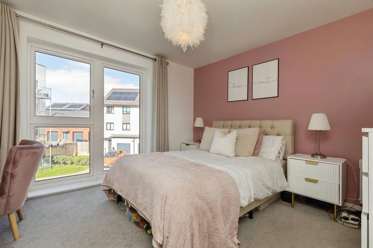 Oxleigh Way, Stoke Gifford, Bristol, photo 11