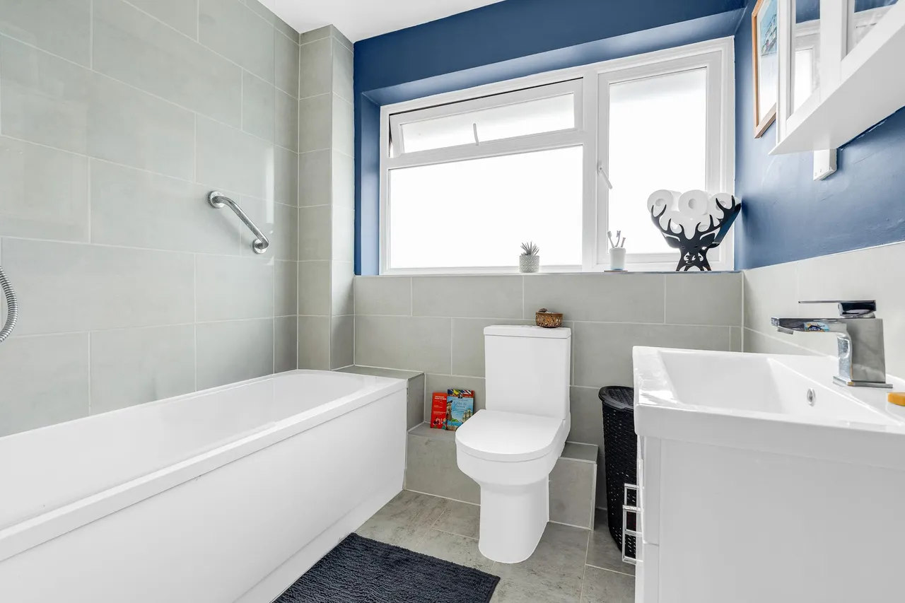 Homefield Road, Ware, SG12 7NG, photo 17