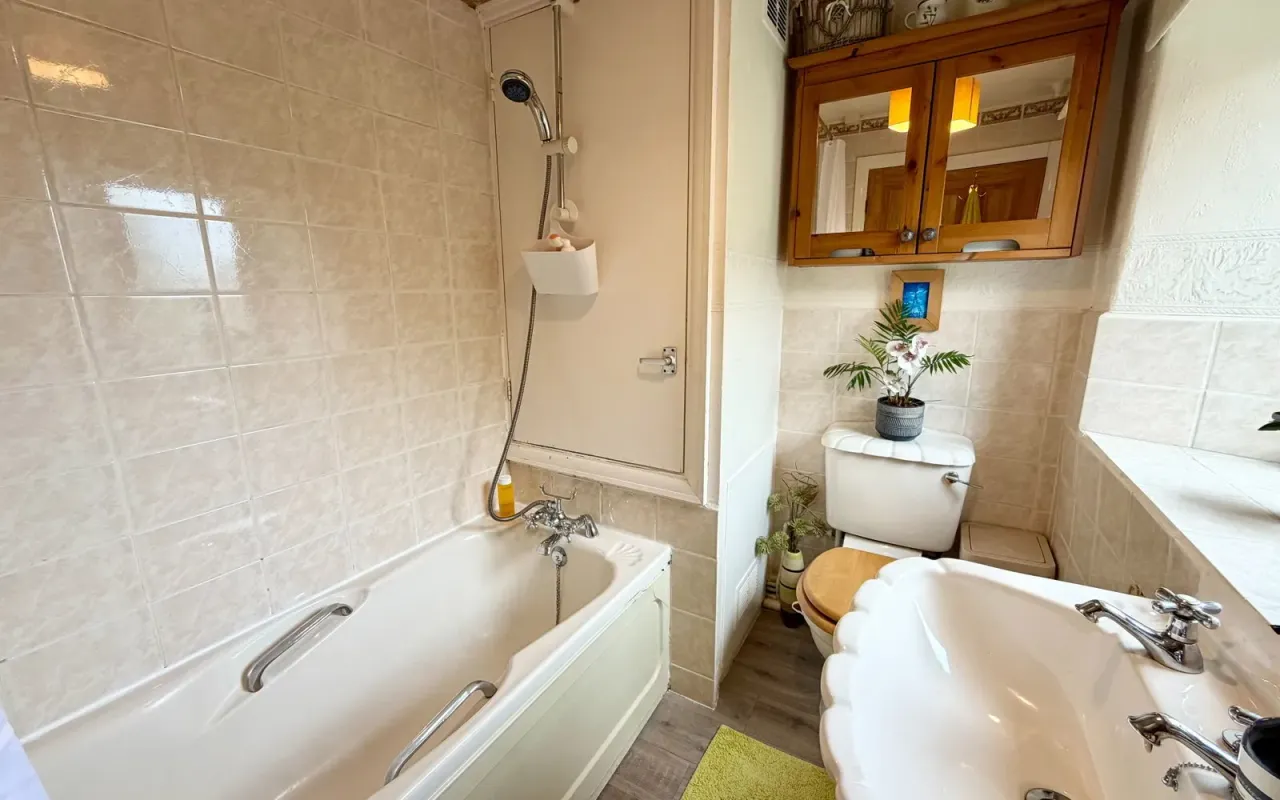 Bilham Road, Clayton West, photo 7