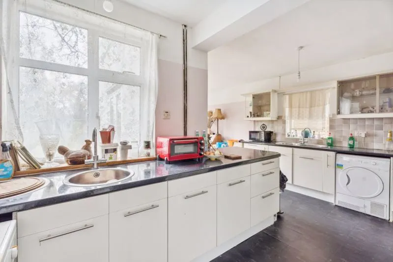 Chalklands, Bourne End SL8 5TH, photo 4