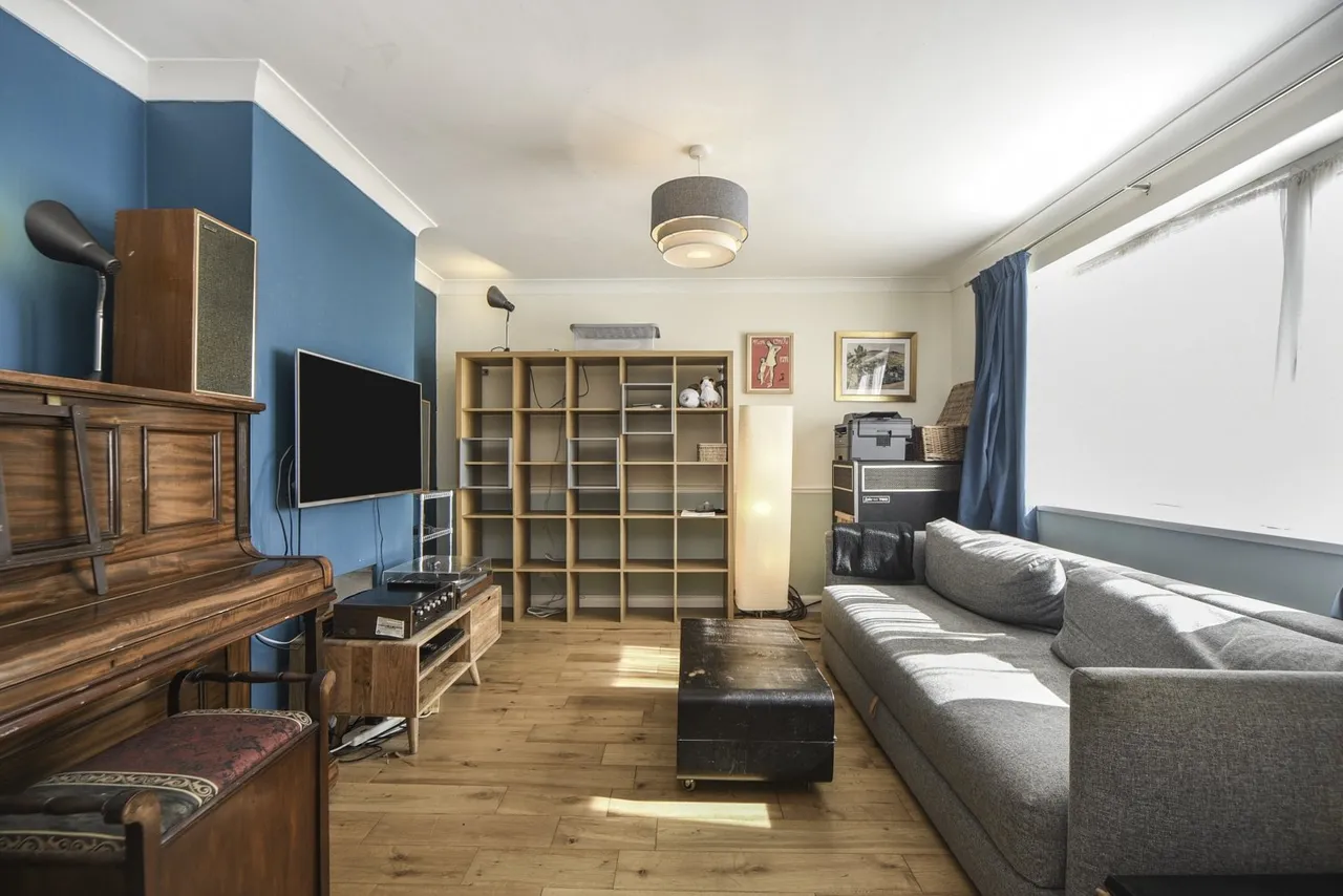 3 bed house to rent — Bourne Way, Swanley, BR8