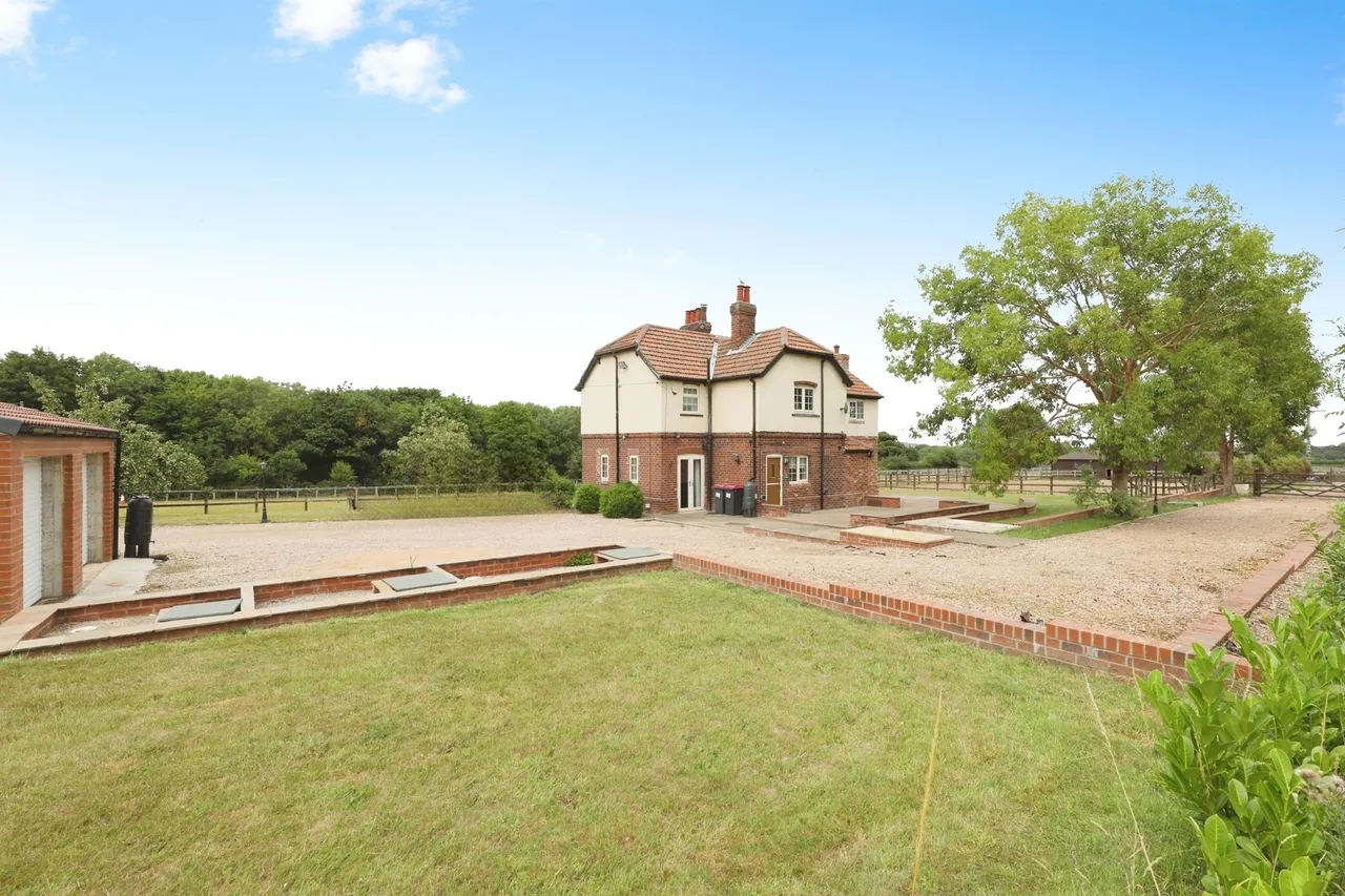 4 bed character property for sale — Lamb Lane, Firbeck, Worksop