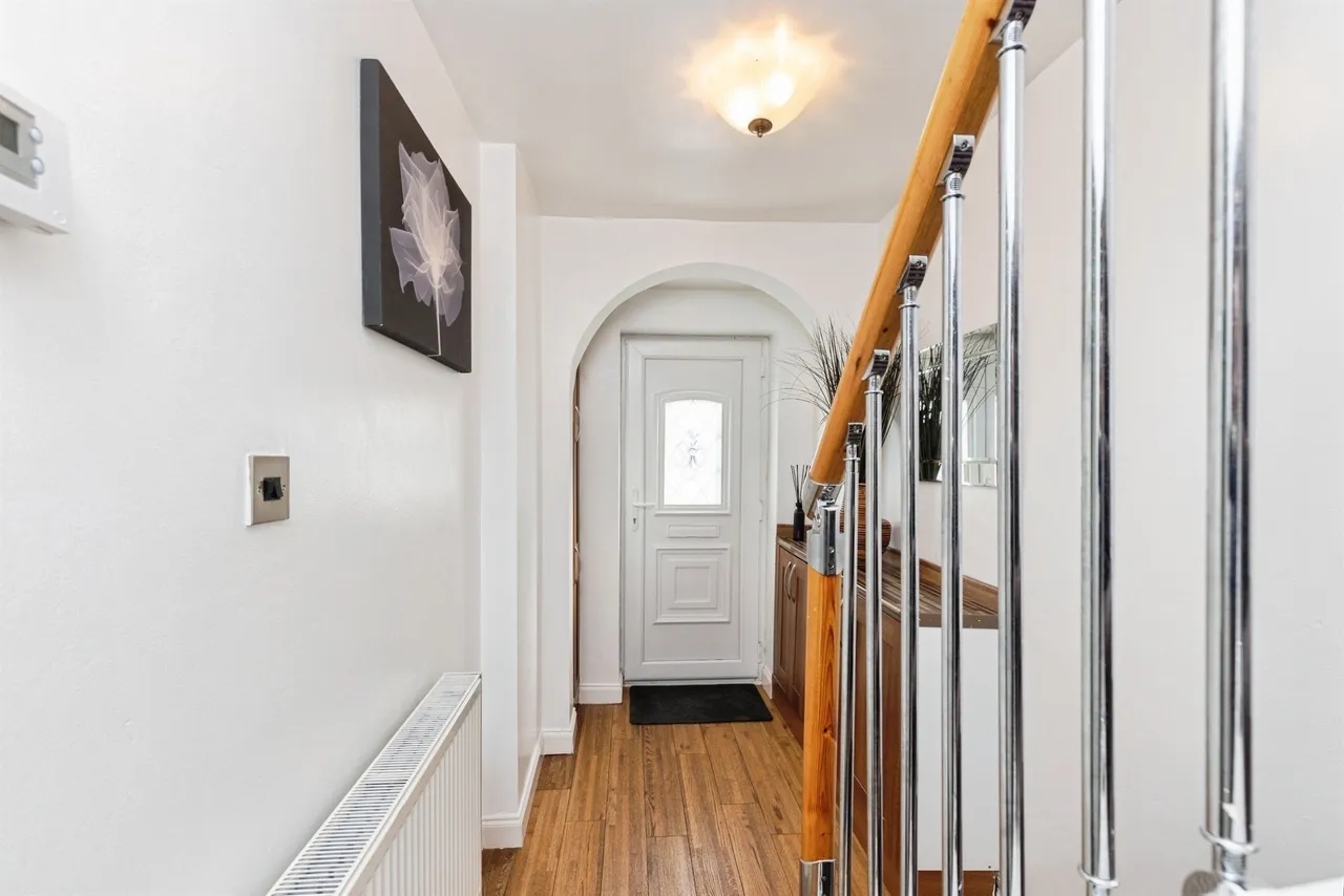 Calverley Lane, Bramley, Leeds, photo 8