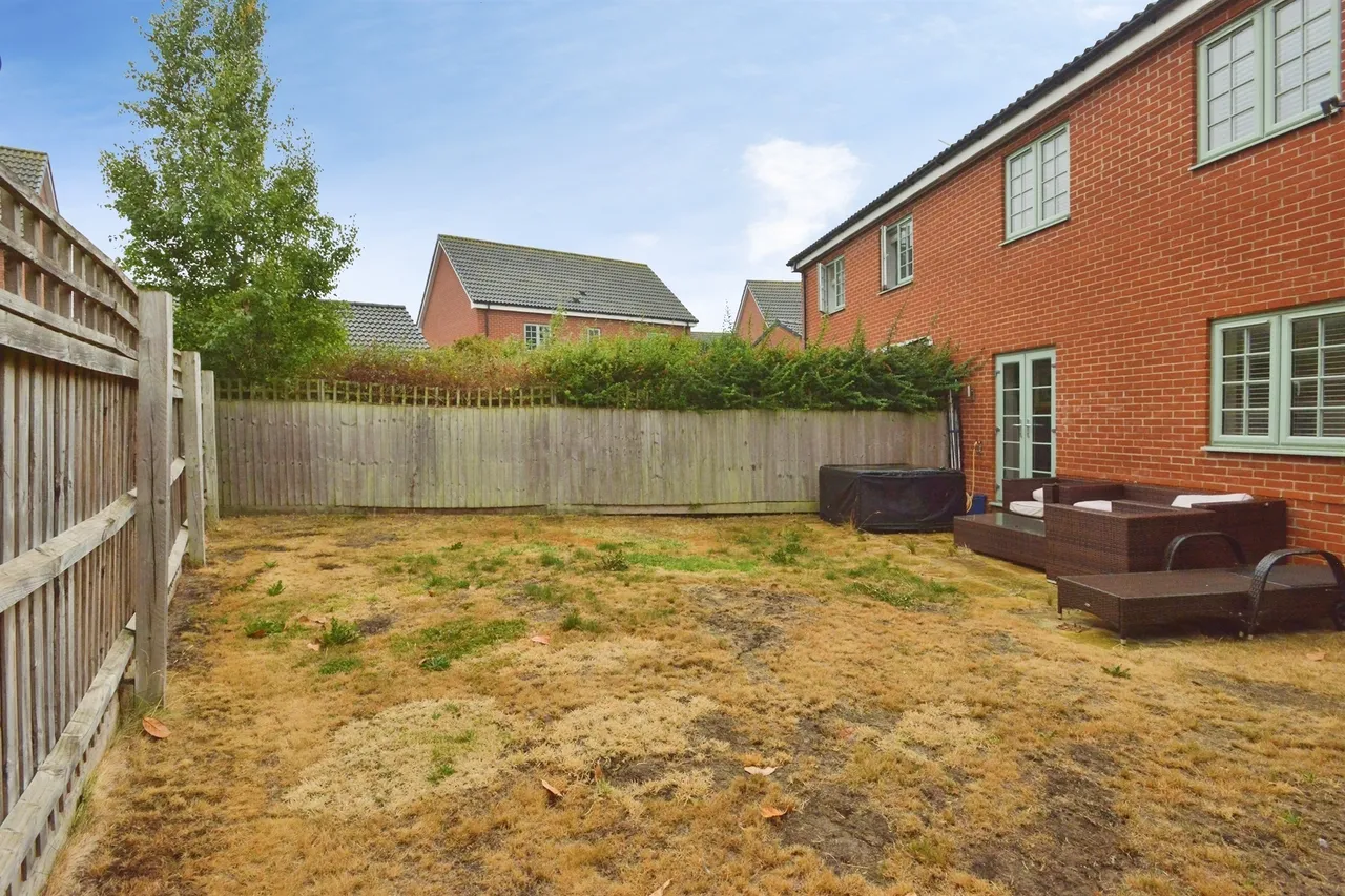 Devereux Court, Glebe Farm, MK17, photo 20