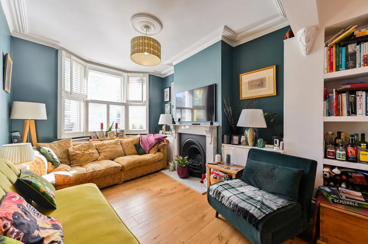 5 bed house for sale — 52 Battersea High Street, London