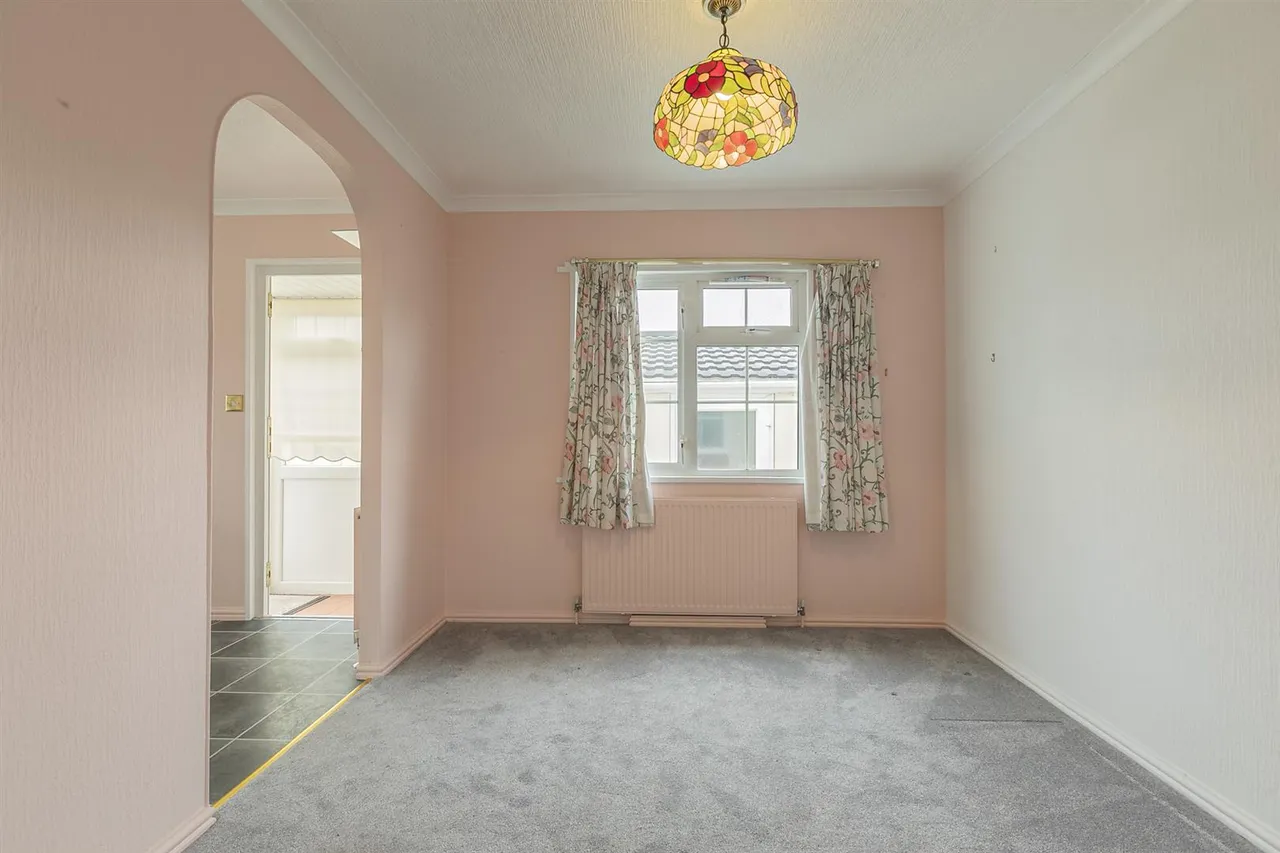Lillybrook Estate, Lyneham, photo 4