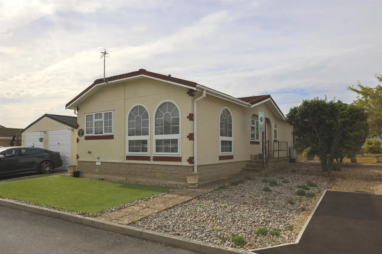 Lillybrook Estate, Lyneham, photo 2