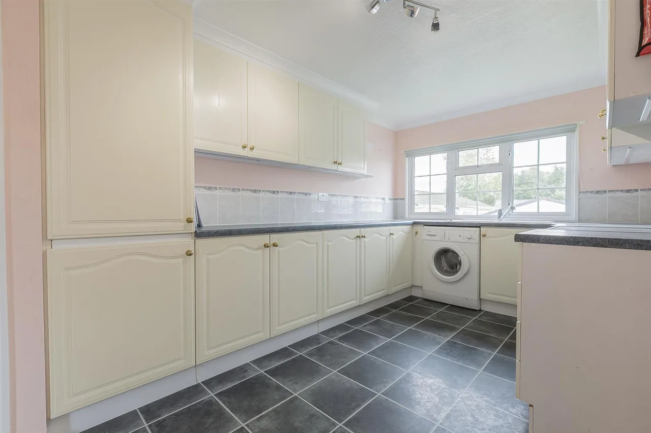 Lillybrook Estate, Lyneham, photo 6