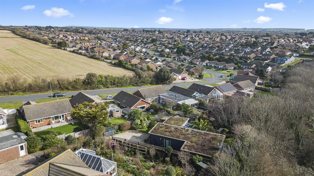Barons Close, Seaford, photo 11