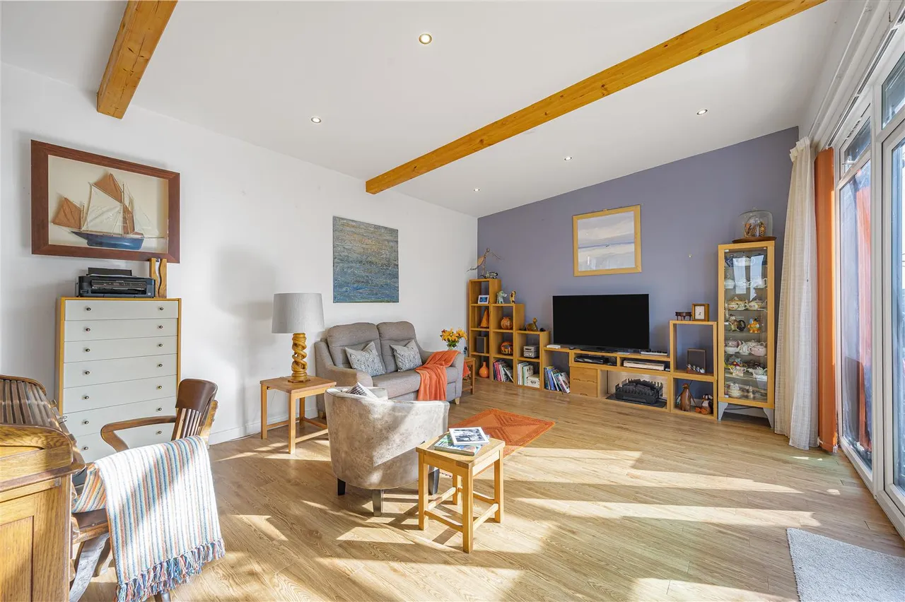 Barons Close, Seaford, photo 35