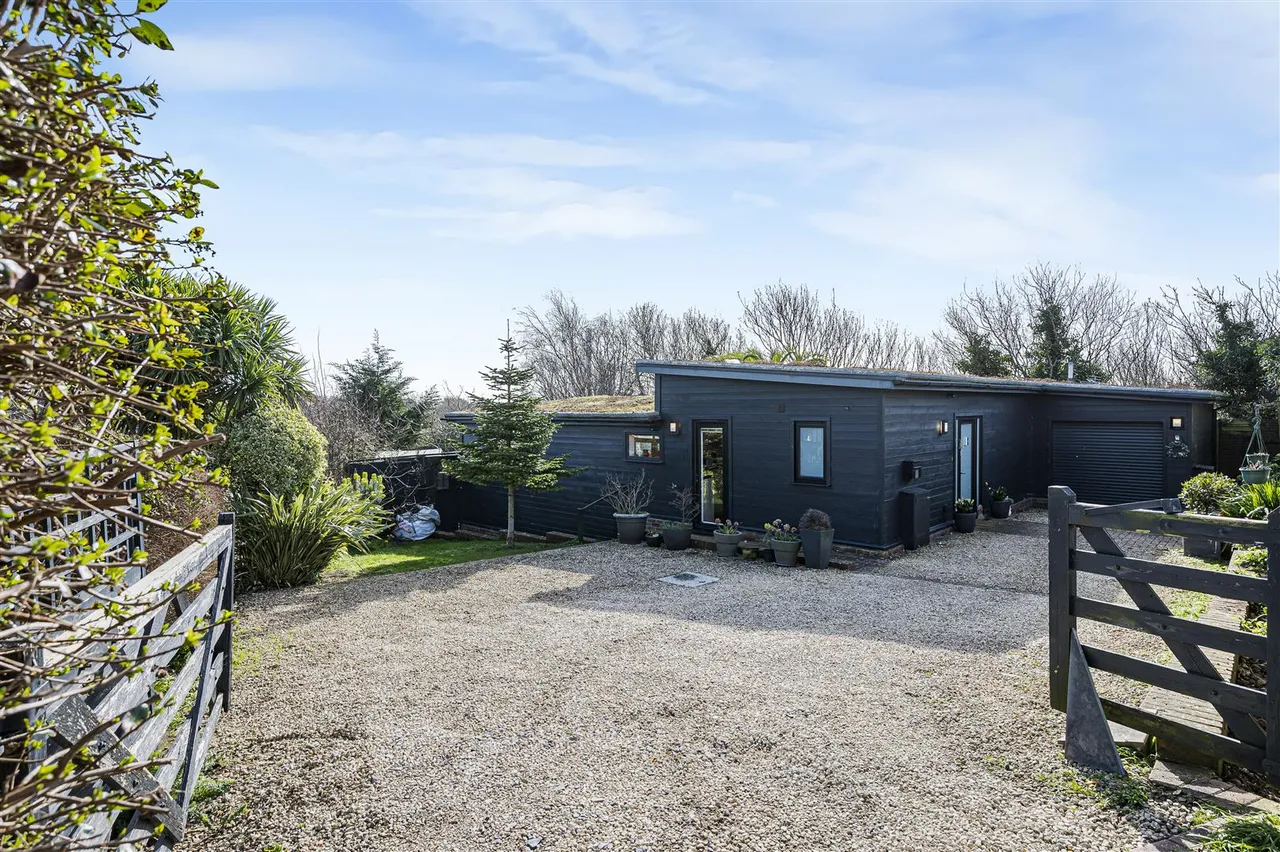 Barons Close, Seaford, photo 10