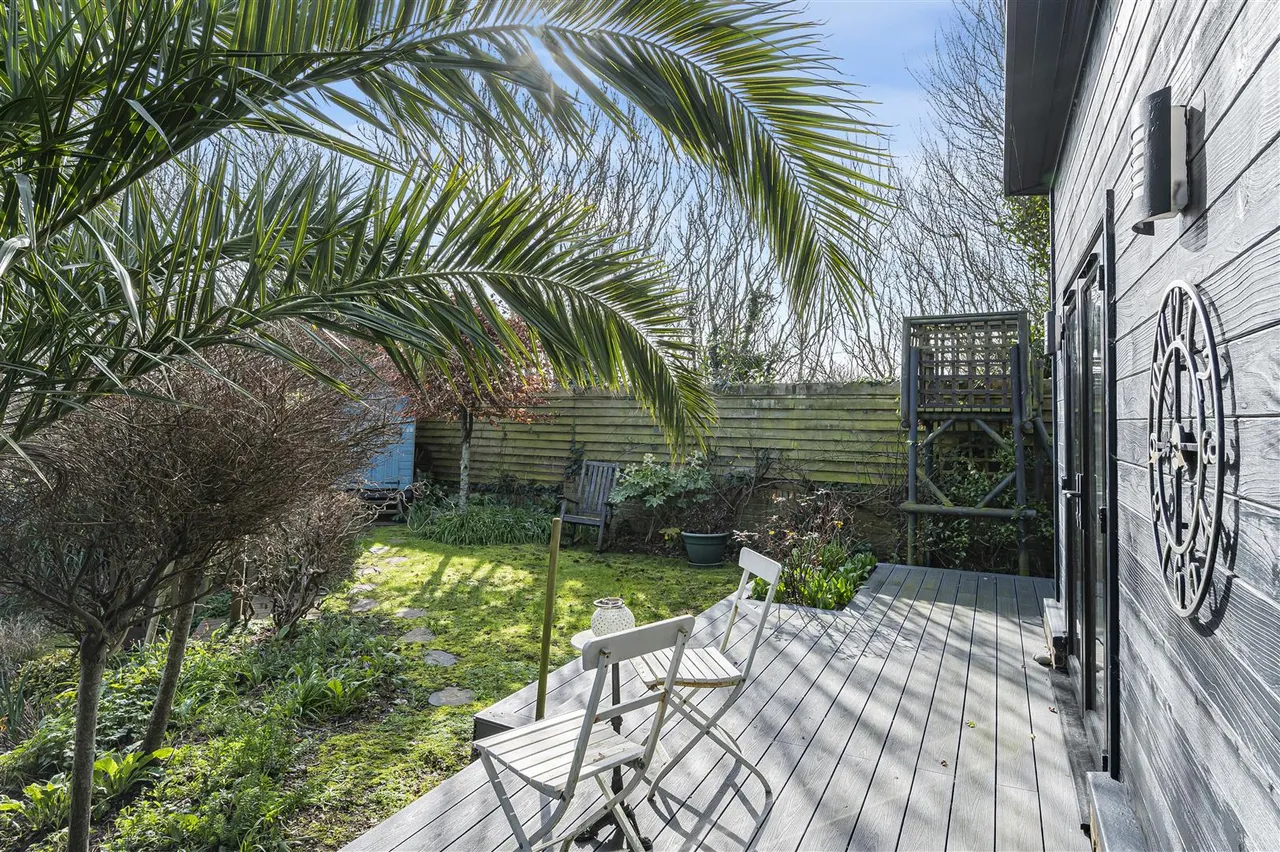 Barons Close, Seaford, photo 45