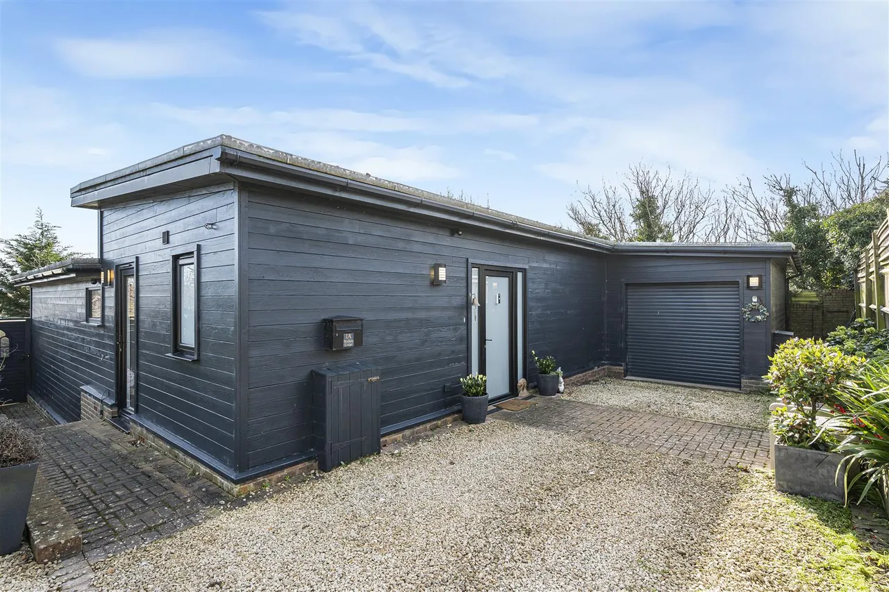 Barons Close, Seaford, photo 46