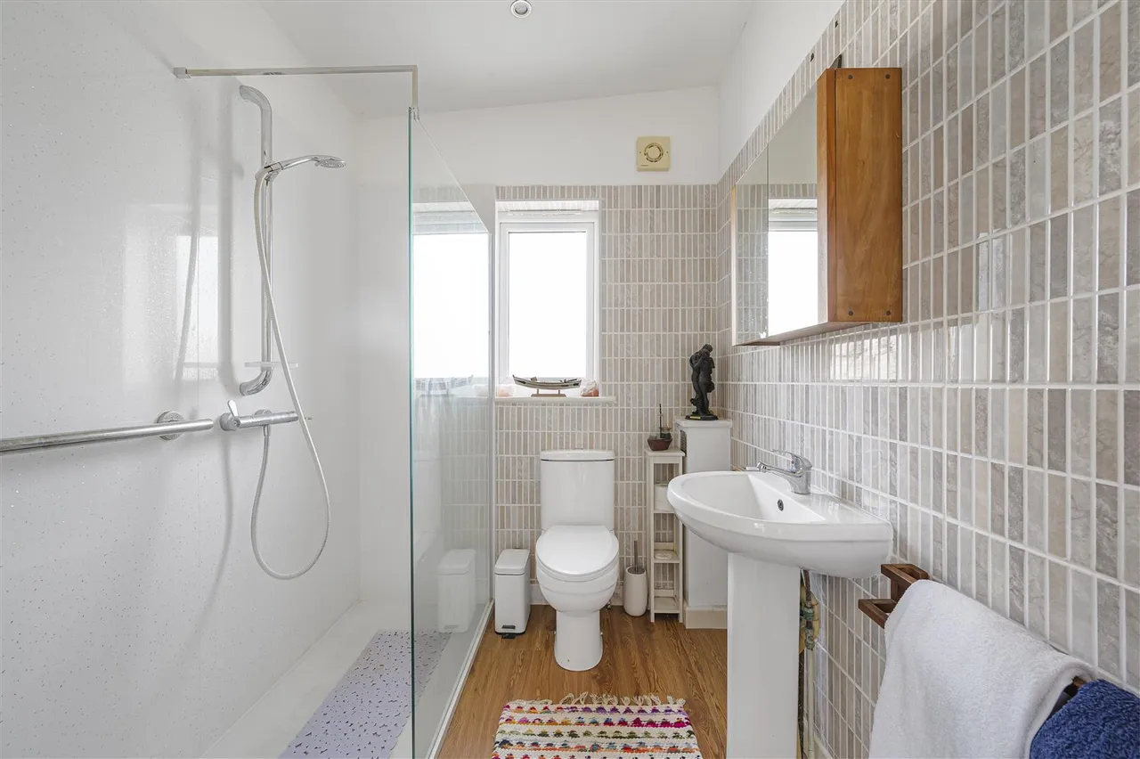 Barons Close, Seaford, photo 32