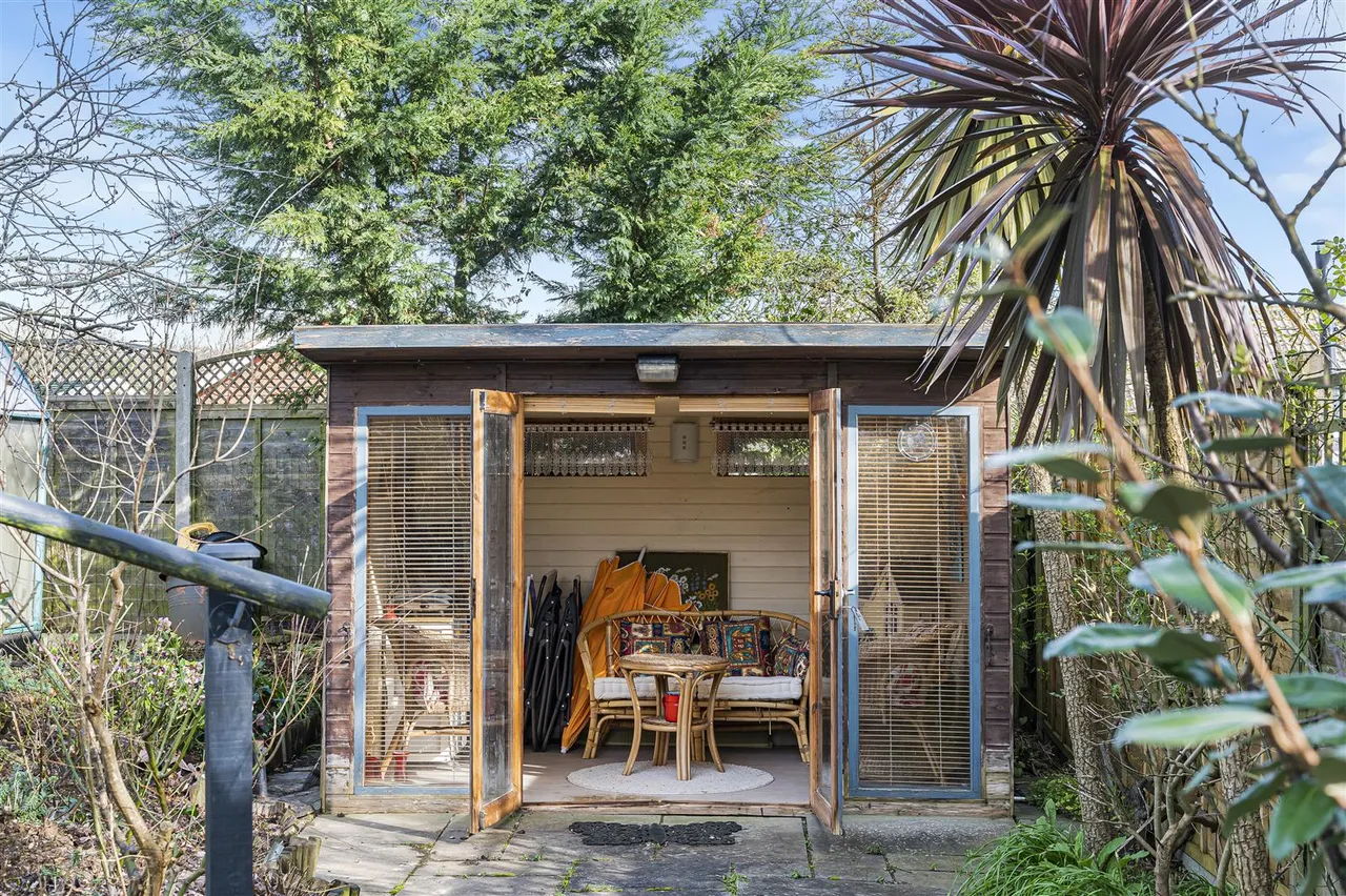 Barons Close, Seaford, photo 6