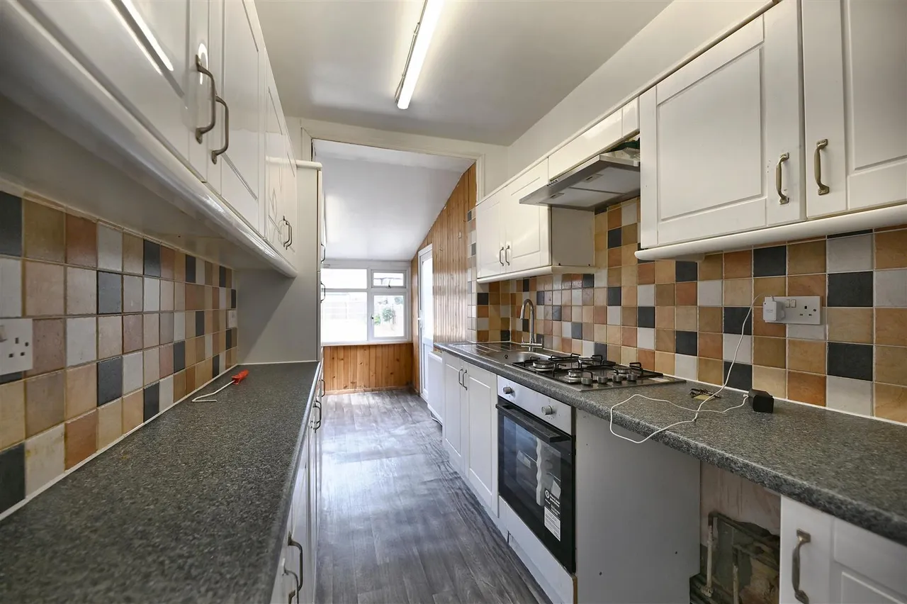 Sydney Road, Barkingside, Essex, Ilford, IG62ED, photo 5