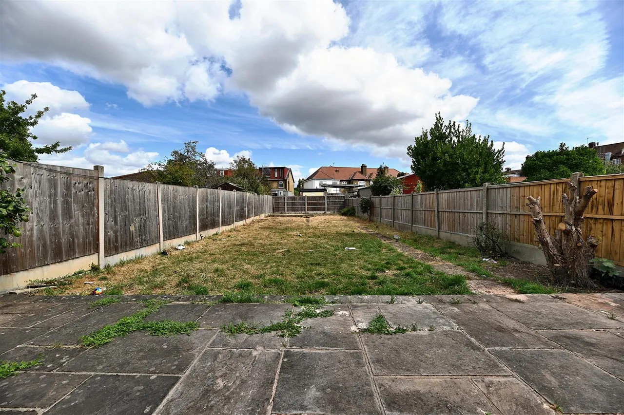 Sydney Road, Barkingside, Essex, Ilford, IG62ED, photo 13