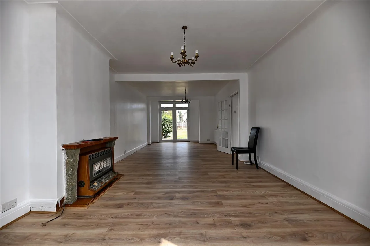 Sydney Road, Barkingside, Essex, Ilford, IG62ED, photo 2