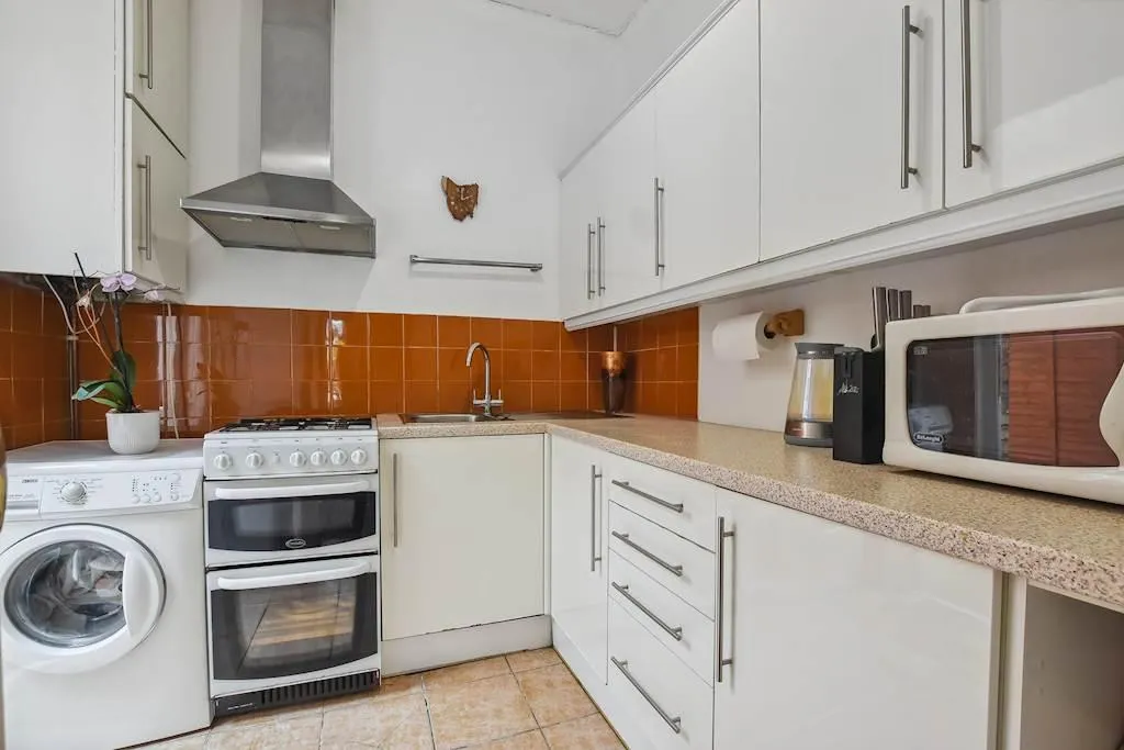 Sylvan Avenue, London, N22, photo 10