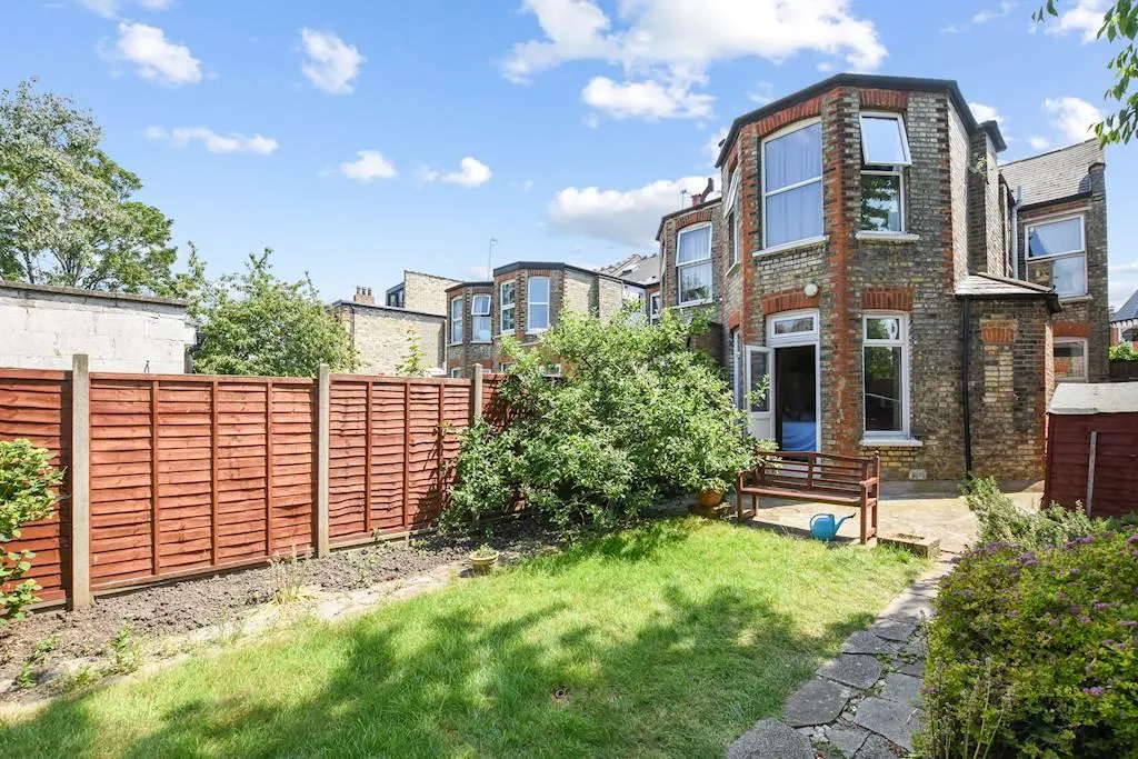 Sylvan Avenue, London, N22, photo 2