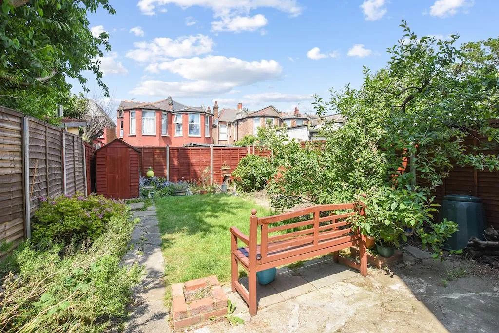 1 bed flat for sale — Sylvan Avenue, London, N22