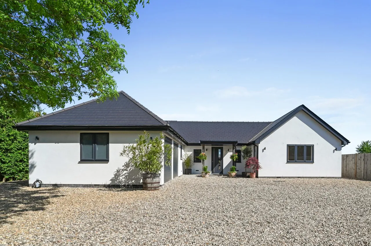 Harwich Road, Lawford, photo 30