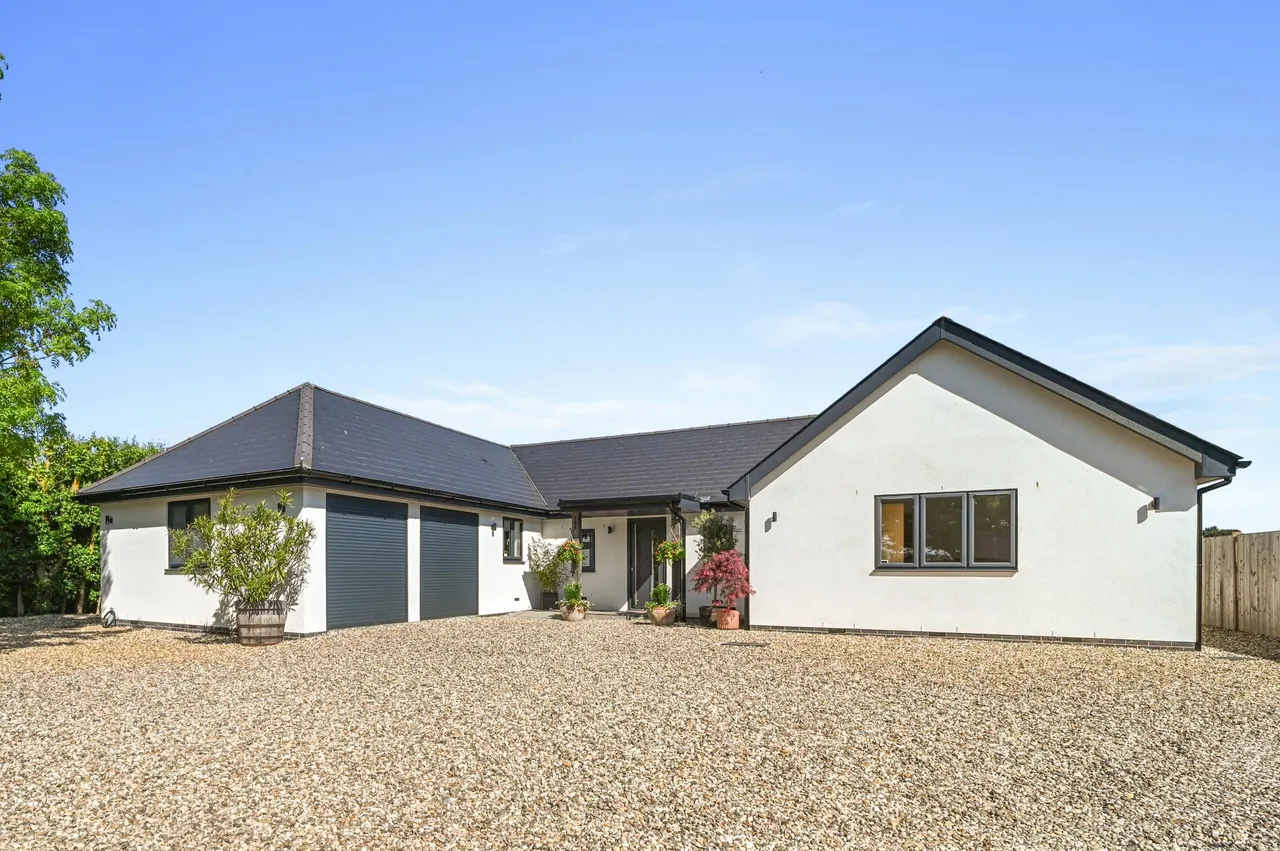 4 bed house for sale, Harwich Road, Lawford