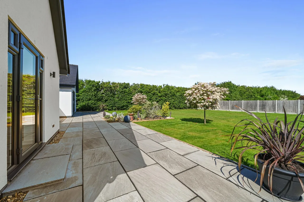 Harwich Road, Lawford, photo 33