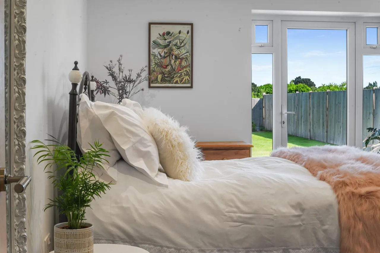 Harwich Road, Lawford, photo 19