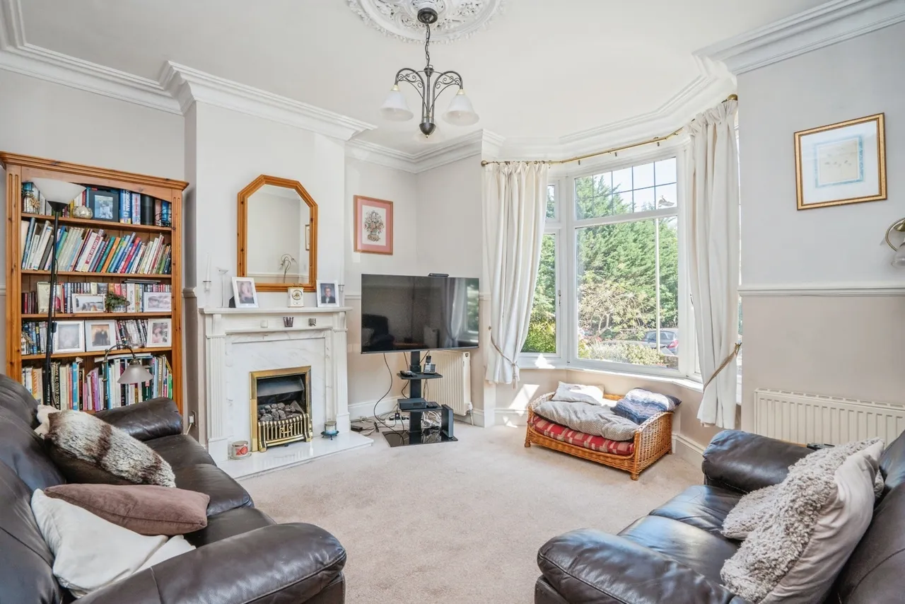 3 bed house for sale, Lower Road, PO9