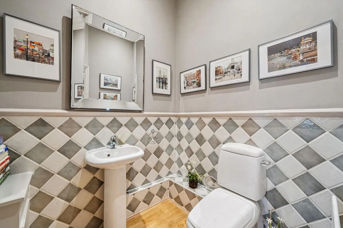 Kew Foot Road, Richmond, TW9, photo 16