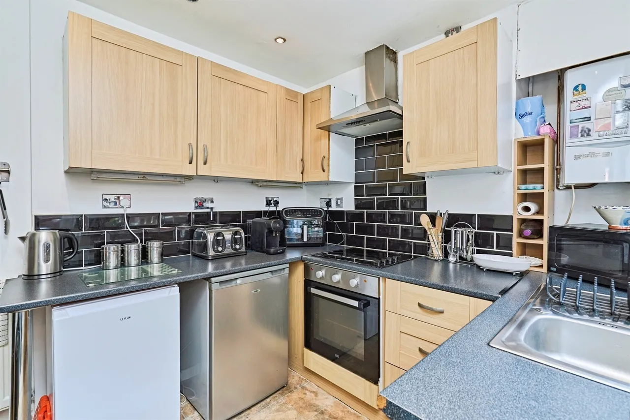 Avenue Road, Wednesbury, WS10, photo 7