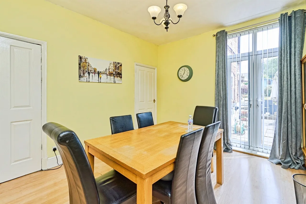 Avenue Road, Wednesbury, WS10, photo 8